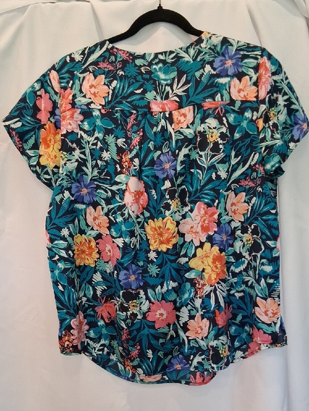 Tahari Navy Floral V-Neck Short Sleeve Blouse - Picture 4 of 5